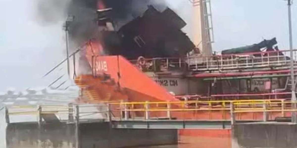 Oil tanker explosion in Patenga