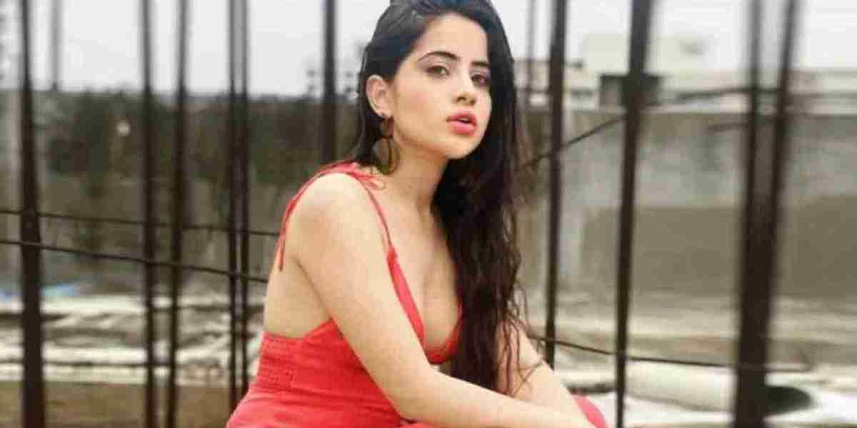 Urfi Javed told what happens in the body during regular bowel movements