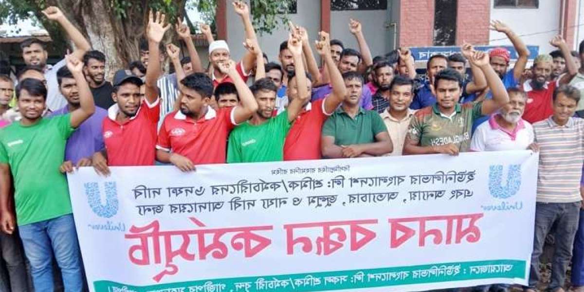 Human chain of factory workers for 6 demands in Gazipur