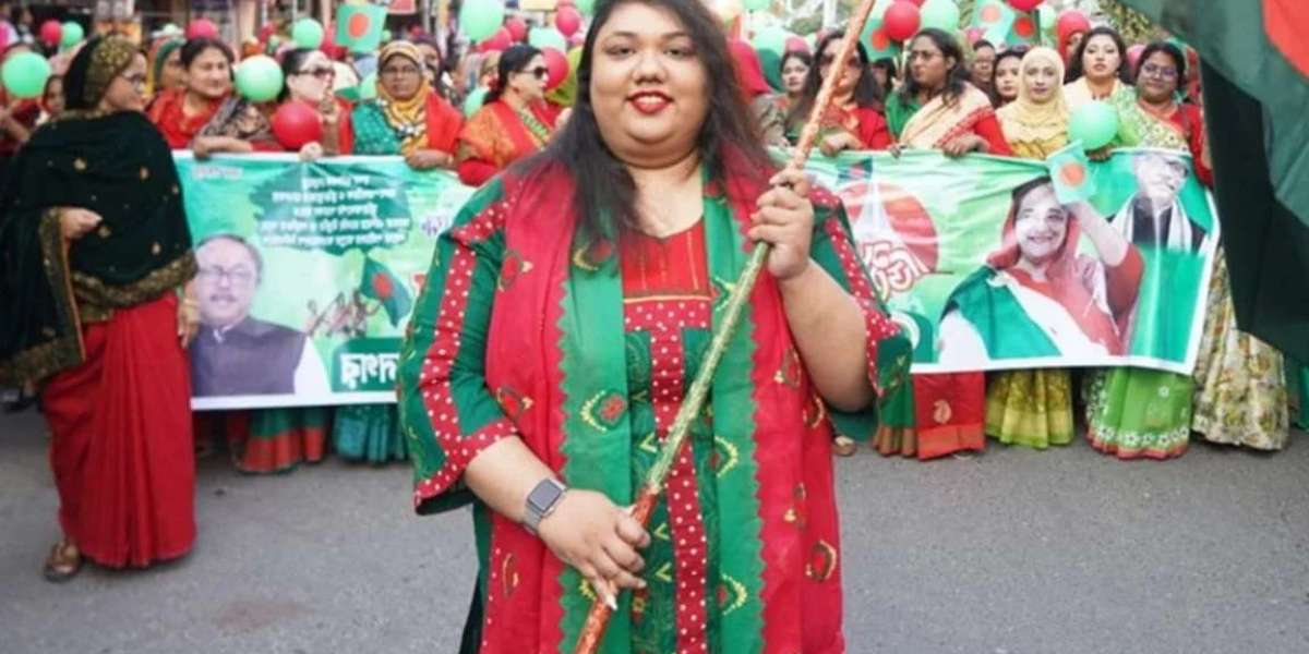 Rasik Mayor's daughter Arna is sitting in Thailand and taking salary