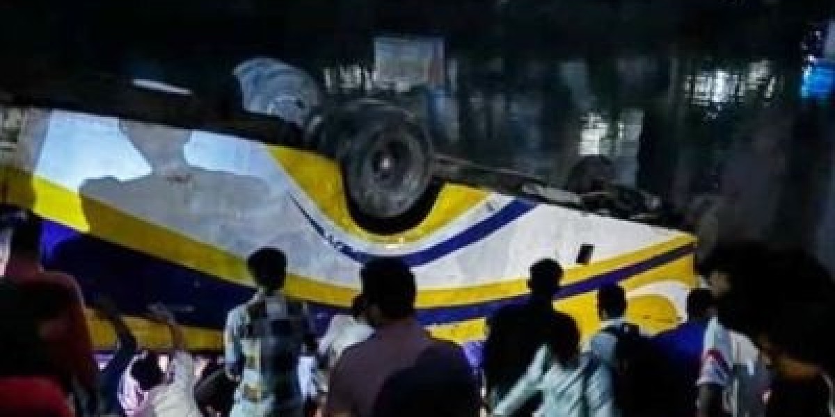 Passenger Bus Canal in Banashree