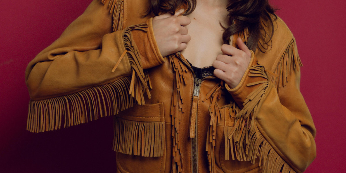 Embrace the Western Chic: Women's Suede Jacket with Fringe