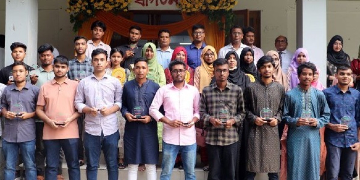 68 students from Pabna made