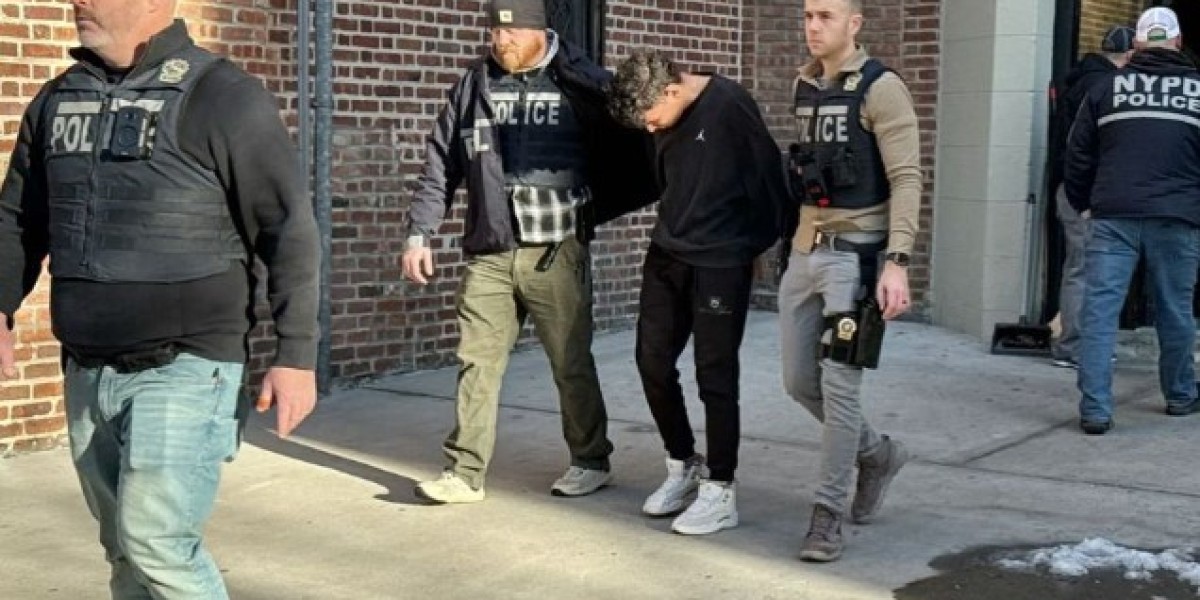 Record 2,200 immigrants arrested