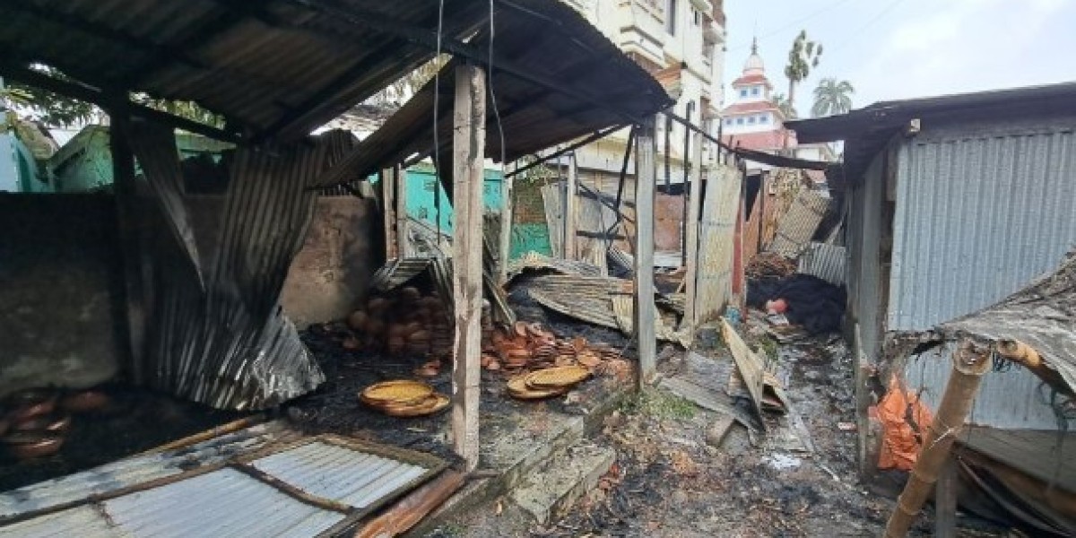 3 godowns in Nayani Bazaar burnt
