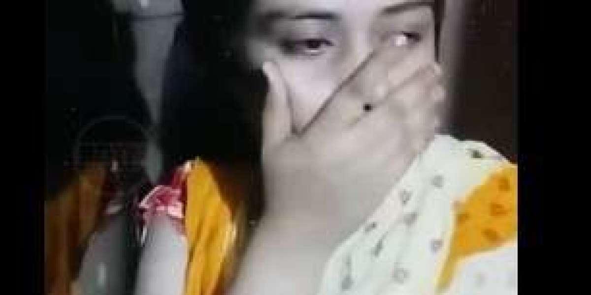 হানিমুনে ঘুরে এল রোমান্সের উত্তেজনা, একা দেখতে হবে ওয়েব সিরিজটি