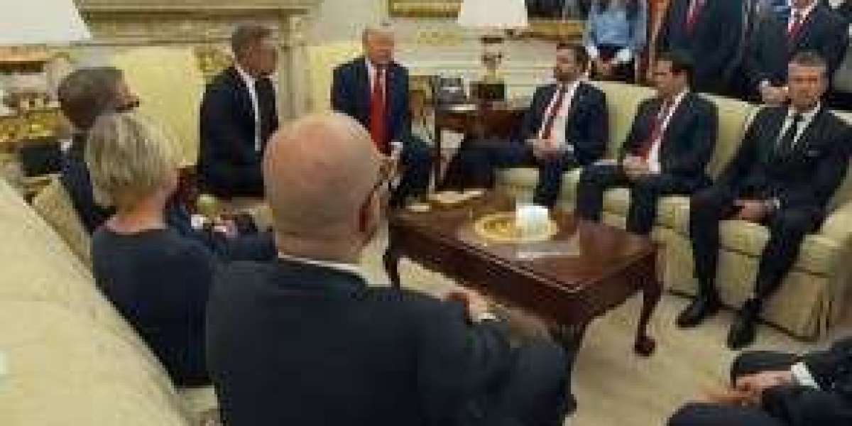 ট্রাম্পের সমালোচনা: ওবামা ‘কিছুই না করেও’ পেয়েছিলেন নোবেল